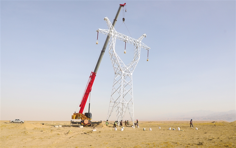 戈壁灘變身“綠電熱土”