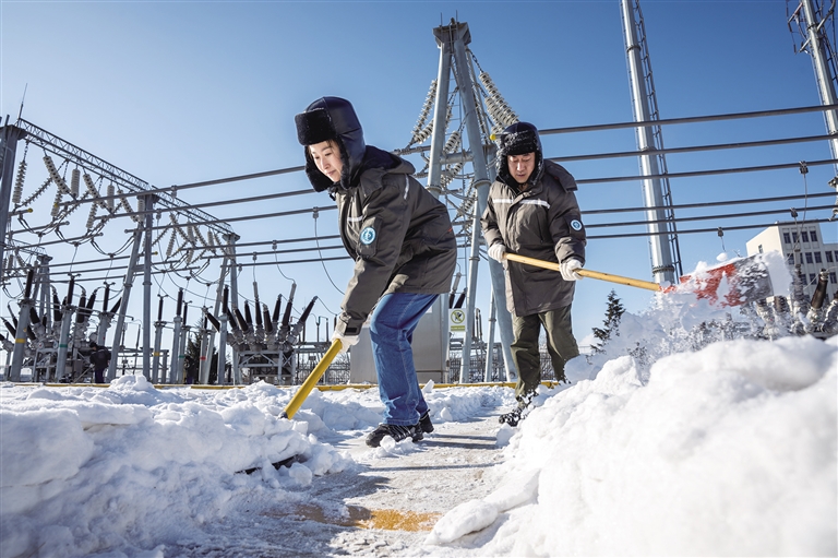 清掃積雪  保障巡視路徑暢通